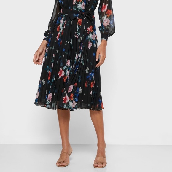 Ted Baker: High Collar, Pleated Floral Dress (Ted Size 1) - Picture 2 of 8